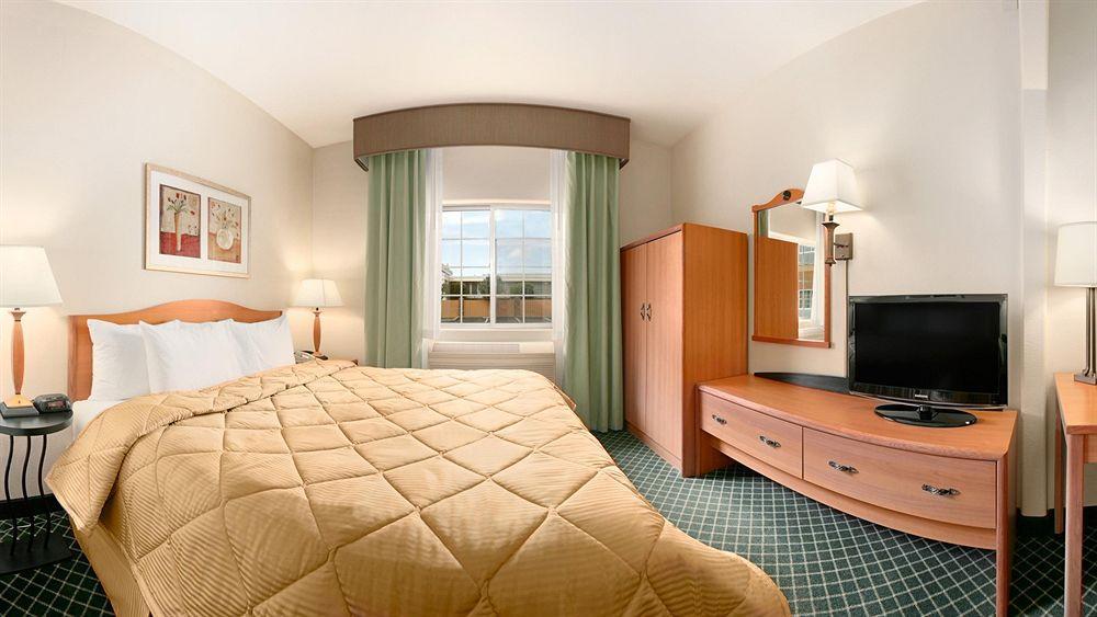 Comfort Inn & Suites Oakland Airport エクステリア 写真