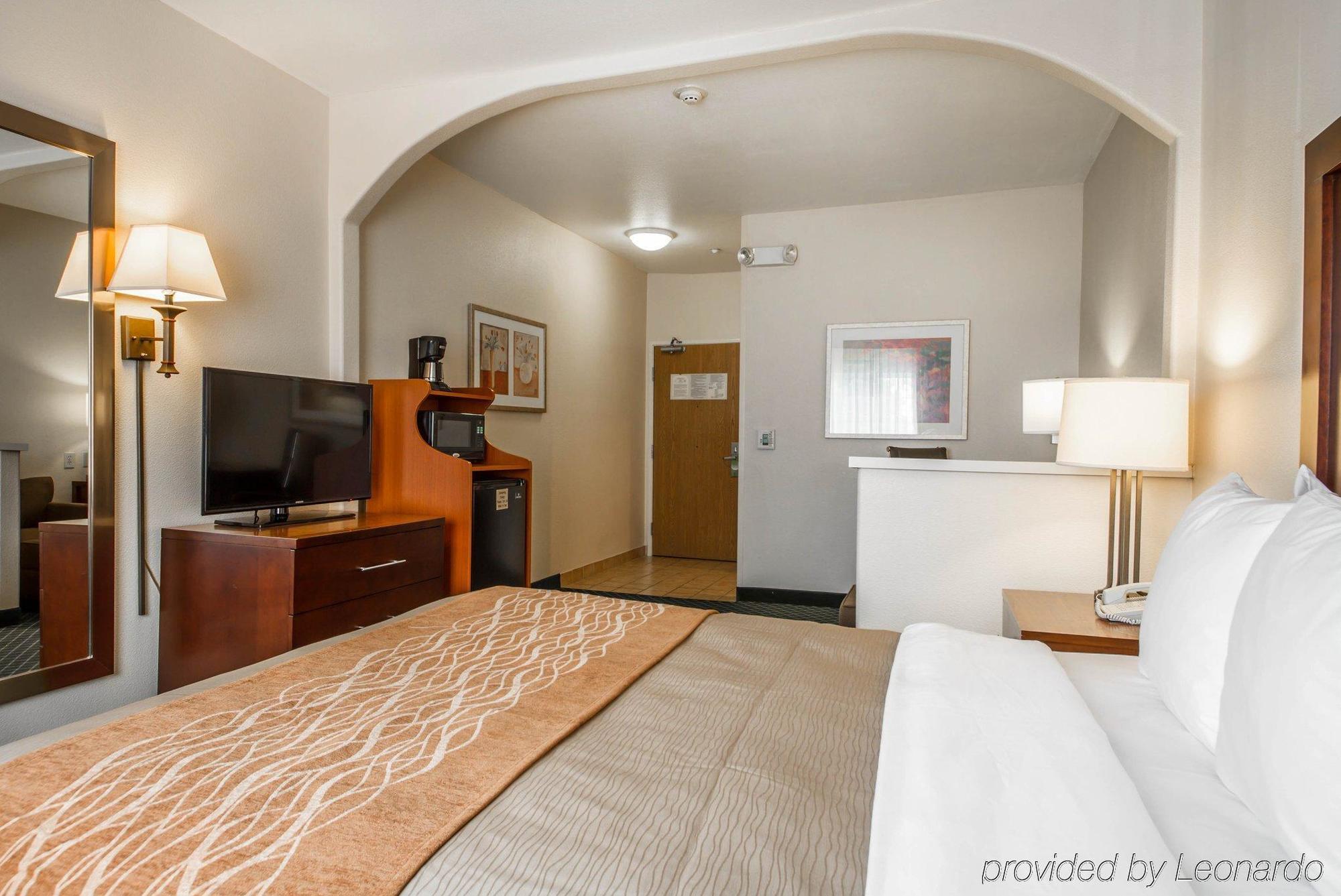 Comfort Inn & Suites Oakland Airport エクステリア 写真