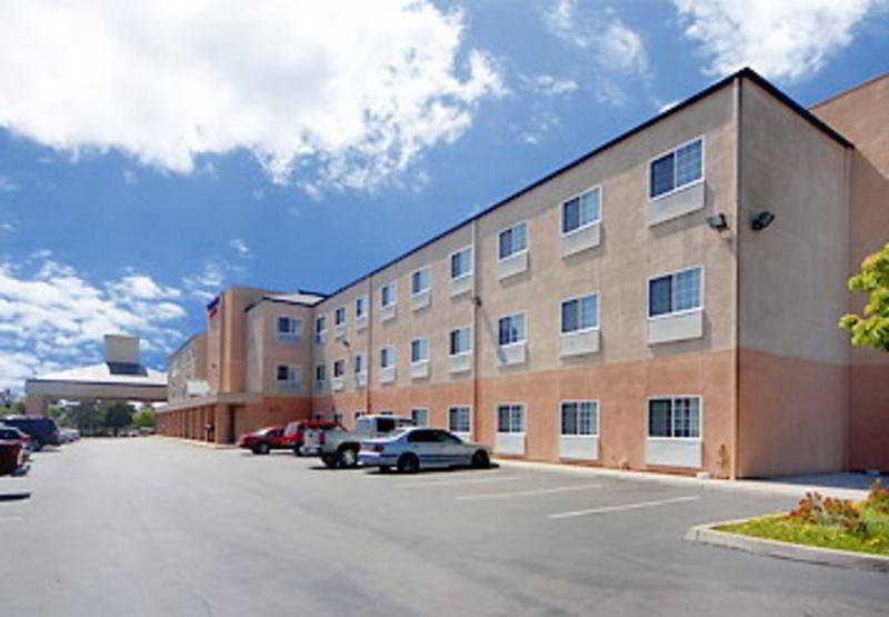 Comfort Inn & Suites Oakland Airport エクステリア 写真