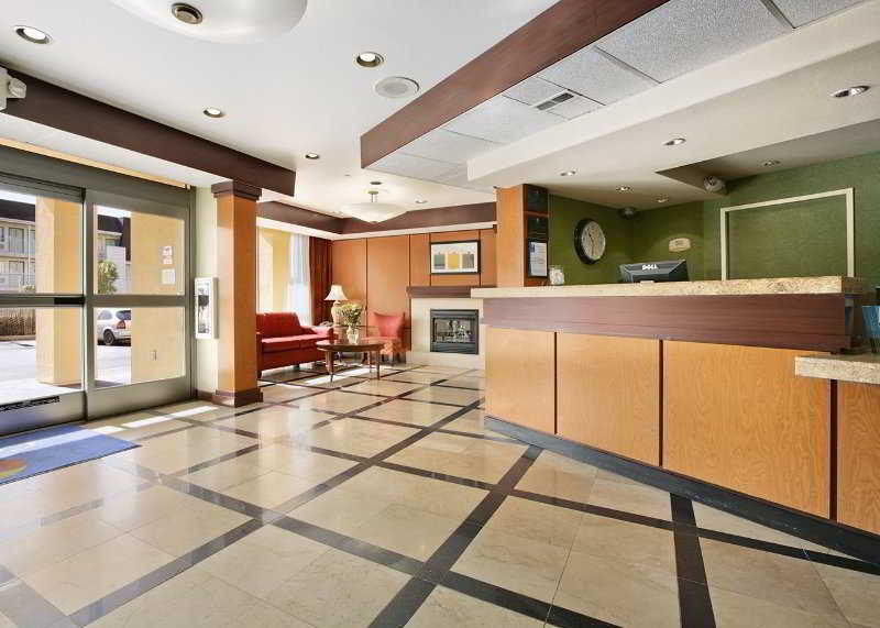 Comfort Inn & Suites Oakland Airport エクステリア 写真