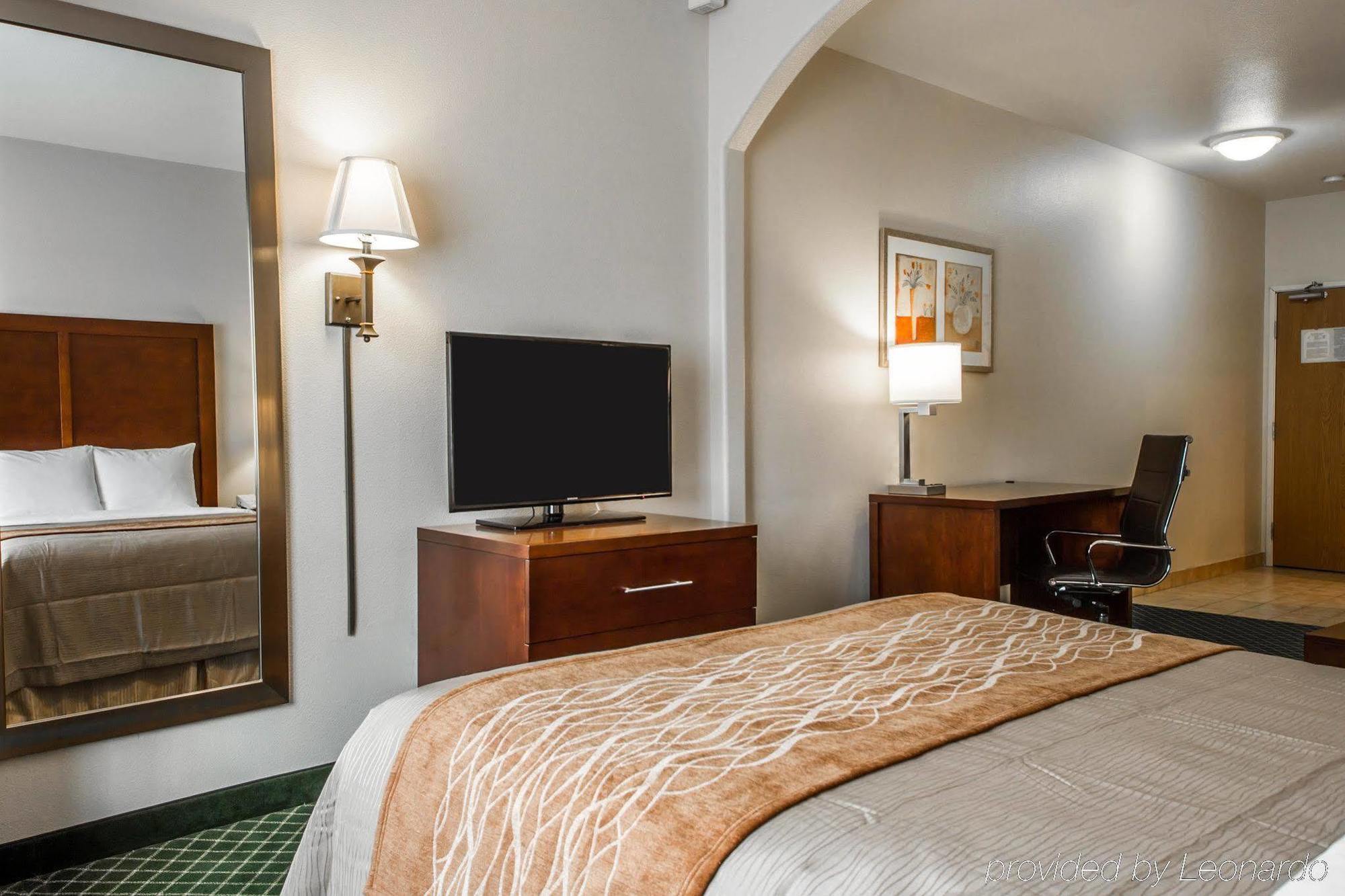 Comfort Inn & Suites Oakland Airport エクステリア 写真