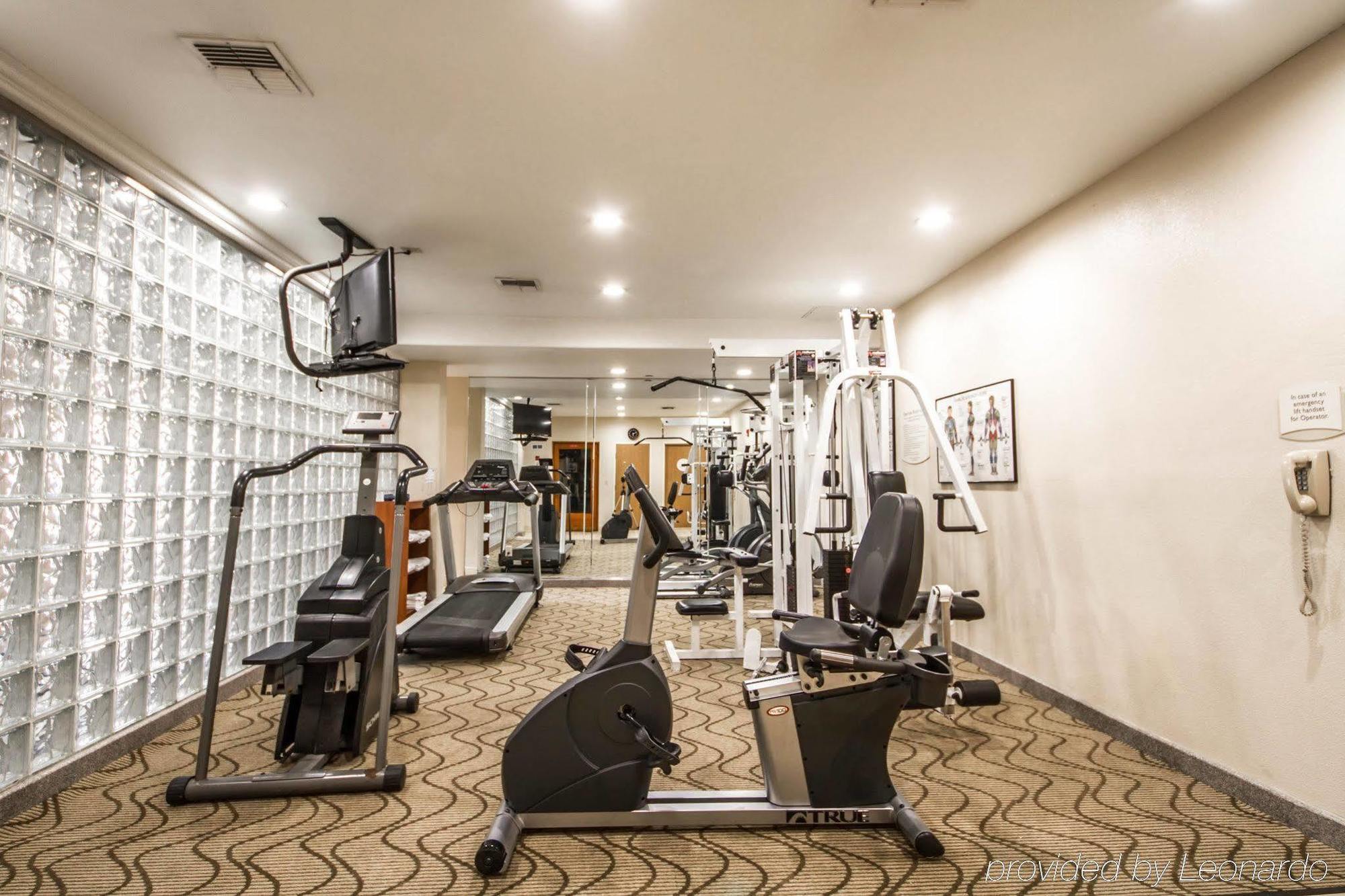 Comfort Inn & Suites Oakland Airport エクステリア 写真
