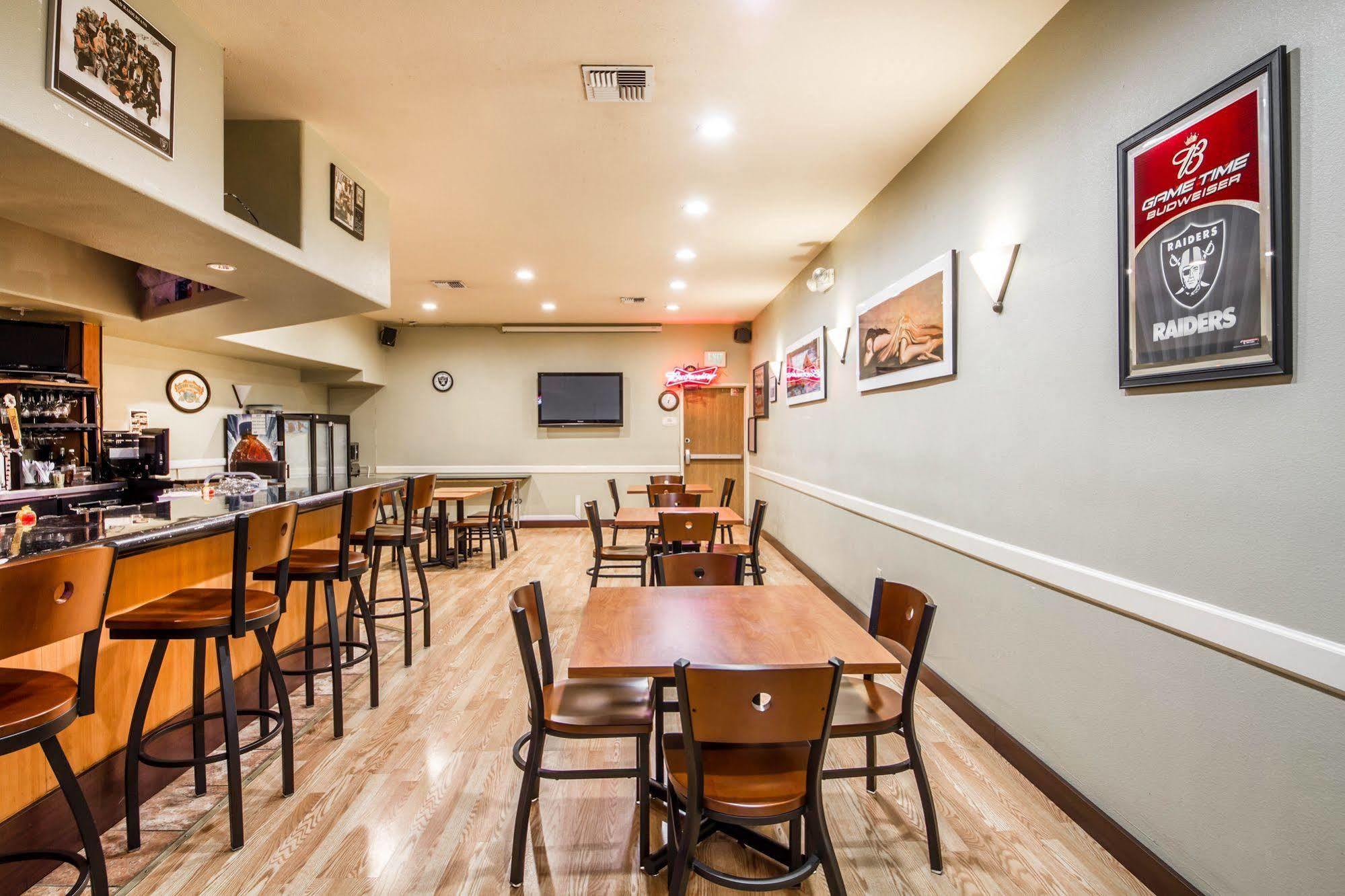Comfort Inn & Suites Oakland Airport エクステリア 写真