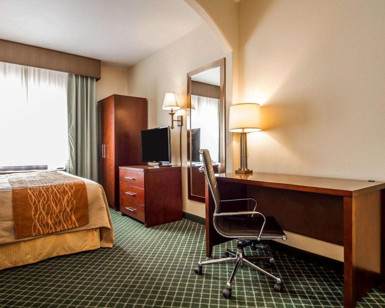 Comfort Inn & Suites Oakland Airport エクステリア 写真
