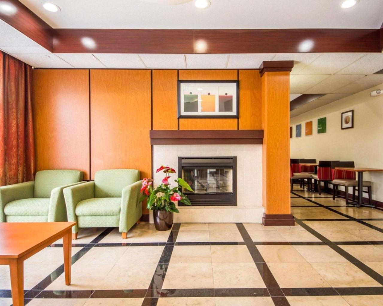 Comfort Inn & Suites Oakland Airport エクステリア 写真