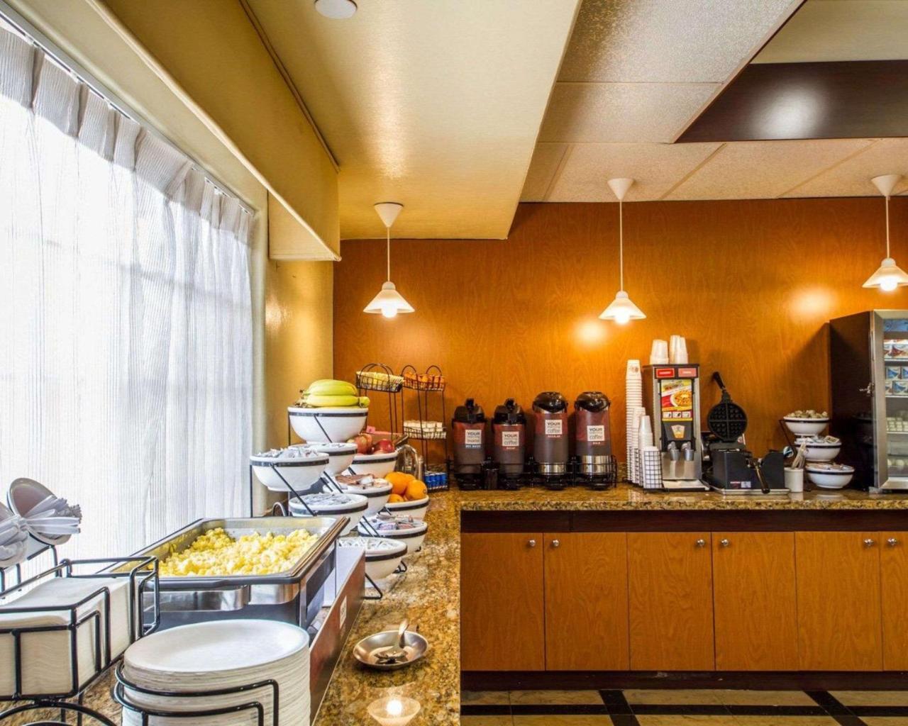 Comfort Inn & Suites Oakland Airport エクステリア 写真