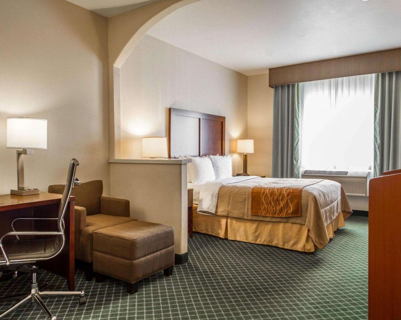 Comfort Inn & Suites Oakland Airport エクステリア 写真